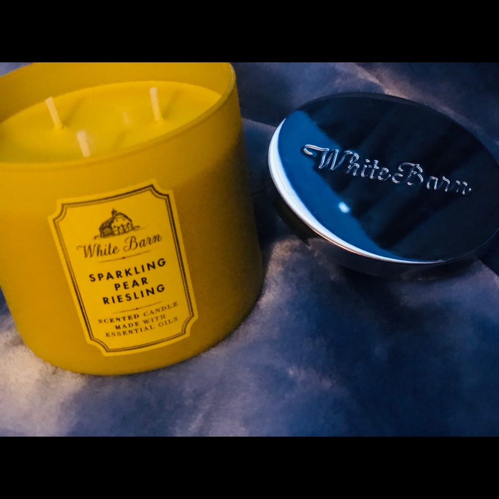 White Barn Sparking Pear Riesling Scented Candle
